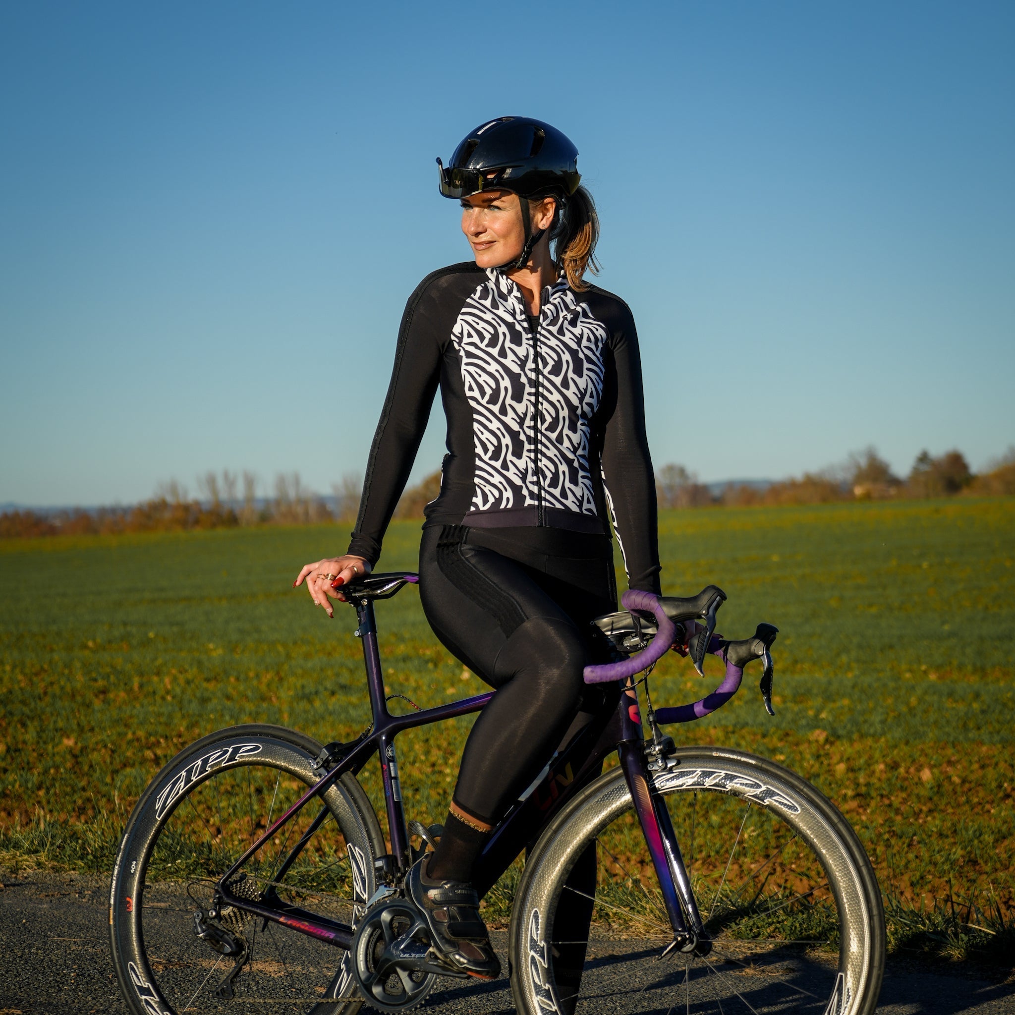 Bien choisir sa tenue de vélo femme selon le type de sortie