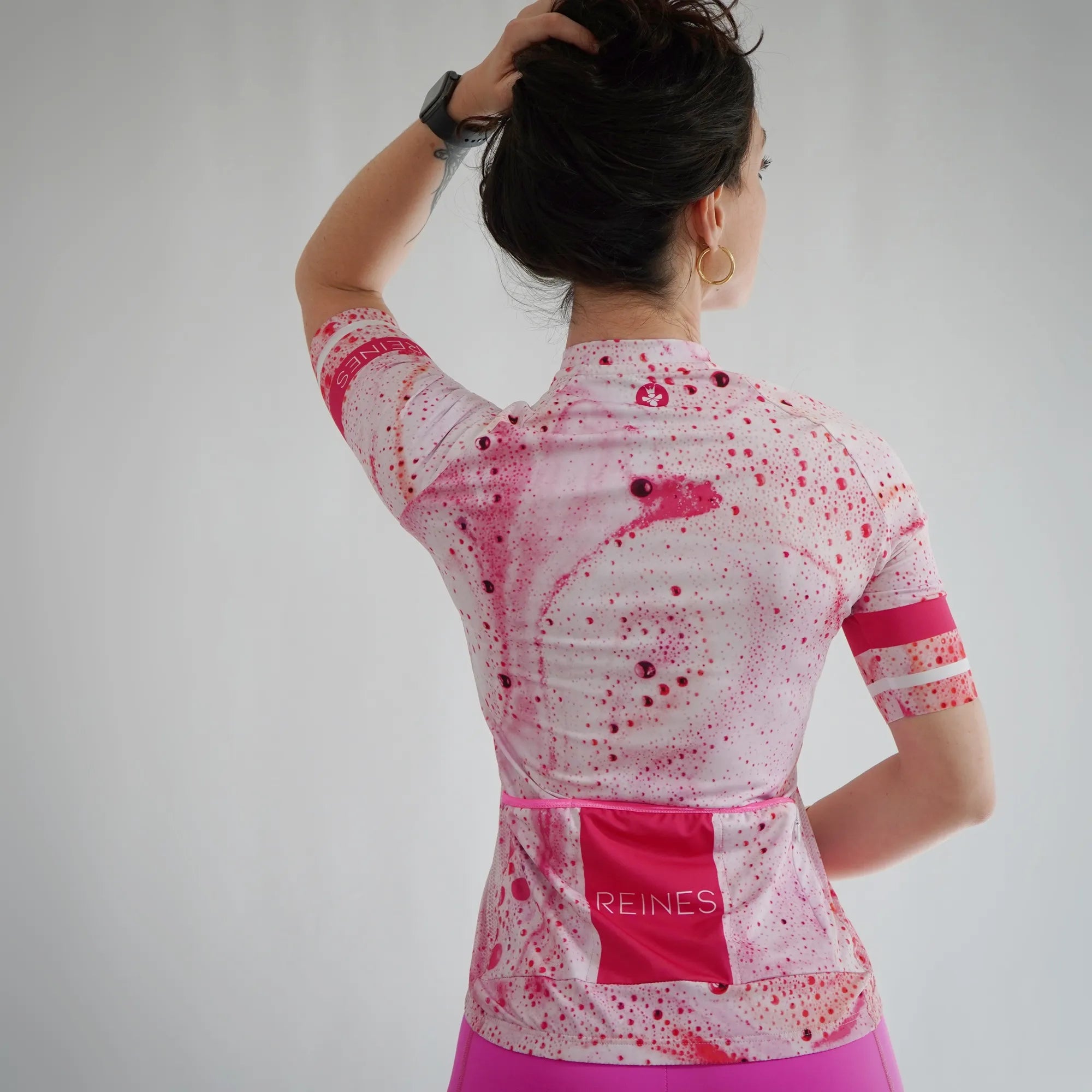Maillot vélo femme rose Roska Bubble vue dos avec 4 poches