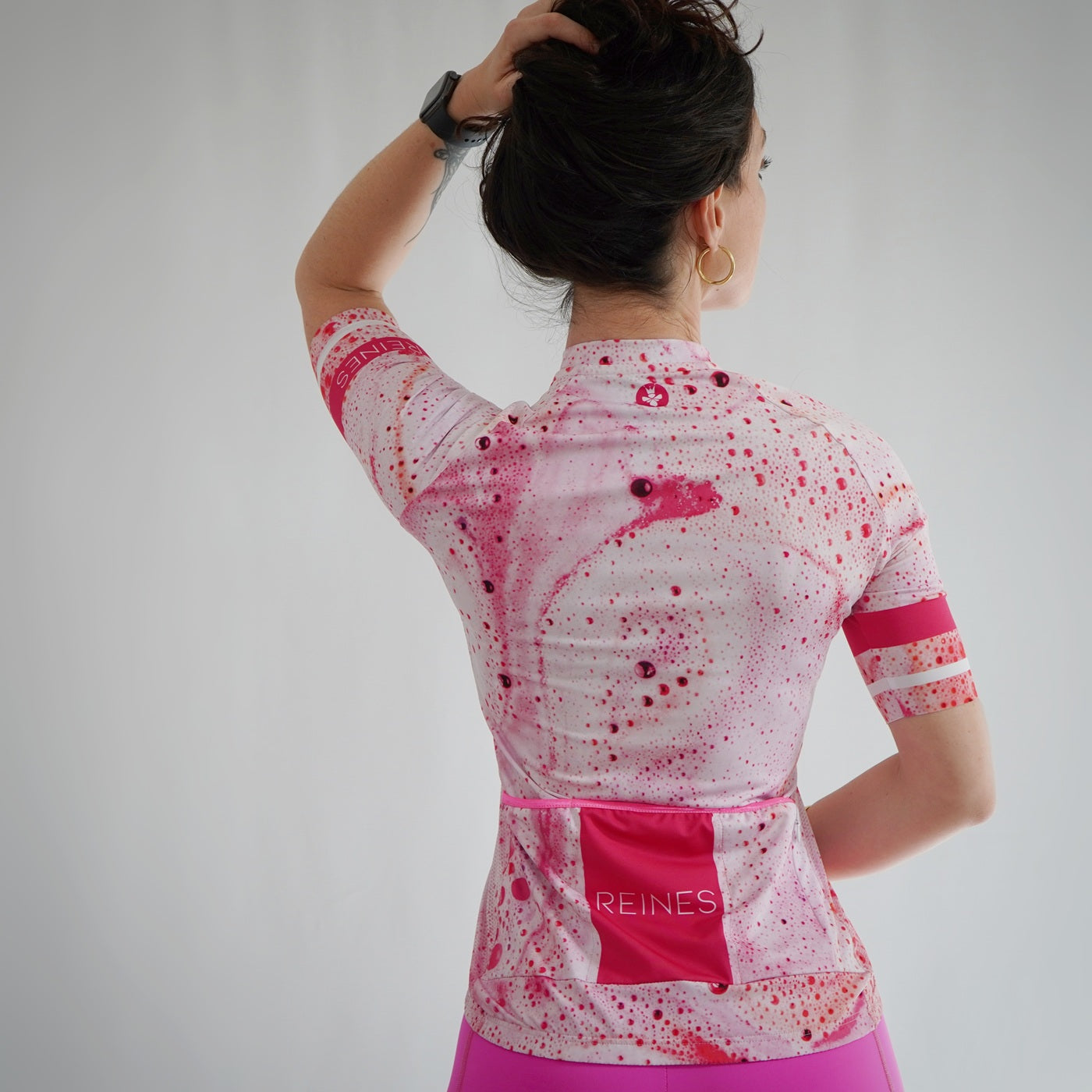 Tenue vélo femme Roska Bubble vue dos avec maillot 4 poches